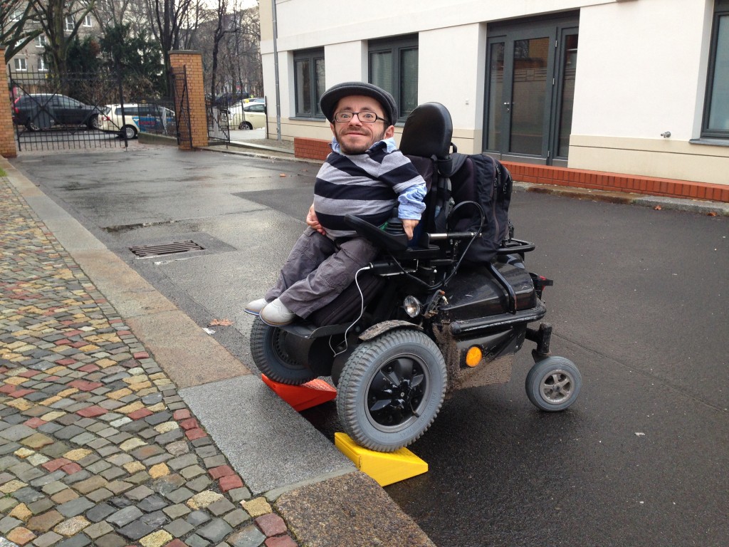 Mini-ramp from a 3D-printer: riding up a step