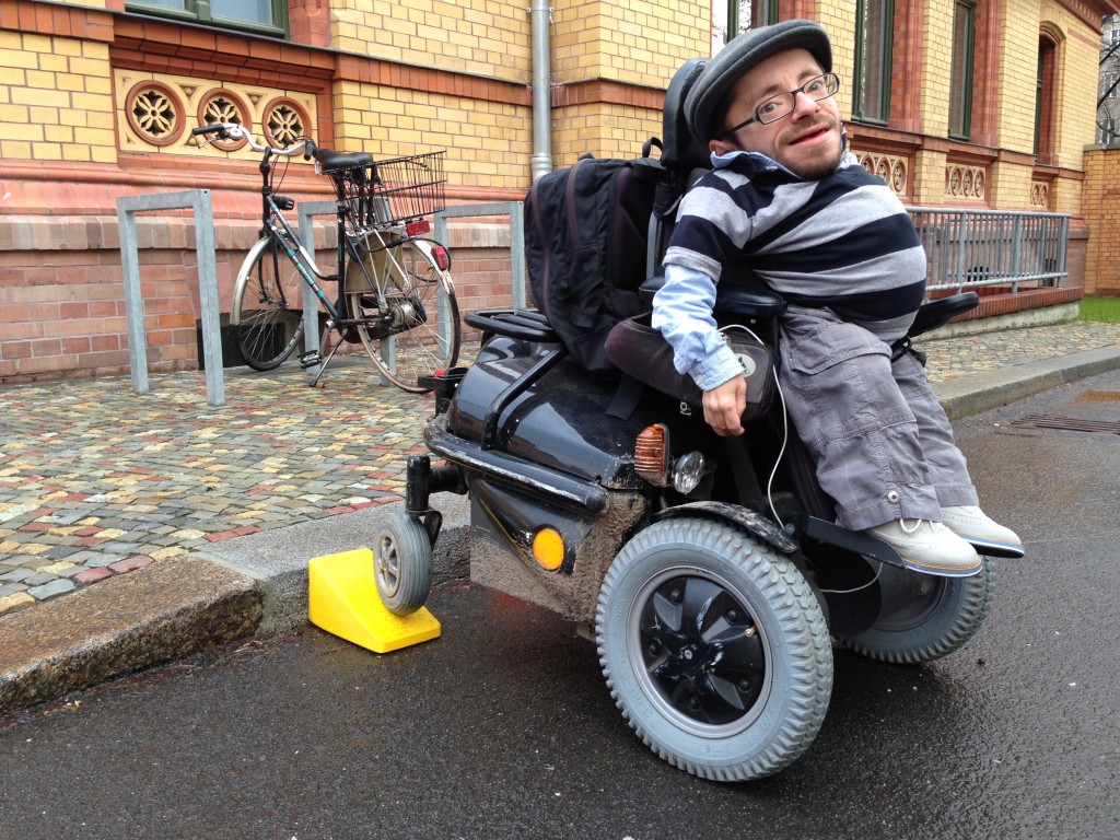 Mini-Rampe aus einem 3D-Drucker - Beim Herunterfahren mit den Hinterrädern